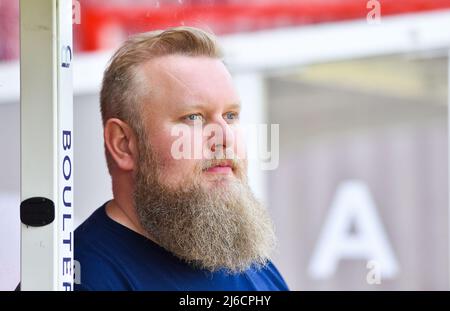 Preston Johnson l'un des nouveaux copropriétaires de Crawley Town et WAGMI United co-fondateur à la Sky Bet League Two match entre Crawley Town et Leyton Orient au People's Pension Stadium , Crawley , Royaume-Uni - 30th avril 2022 usage éditorial seulement. Pas de merchandising. Pour les images de football, les restrictions FA et Premier League s'appliquent inc. Aucune utilisation Internet/mobile sans licence FAPL - pour plus de détails, contactez football Dataco Banque D'Images