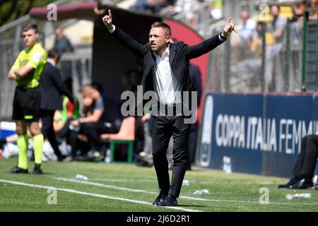 Fabio Ulderici entraîneur-chef d'Empoli Ladies réagit lors du match de football demi-finale de la coupe italienne des femmes entre LES FEMMES ROMA et Empoli Dames au stadio delle tre fontane, Roma, avril 30th 2022. Photo Andrea Staccioli / Insidefoto Banque D'Images