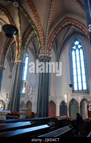 Église paroissiale néoclassique hongroise de la ville intérieure à Budapest. Banque D'Images