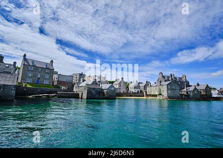 Vue sur le bord de mer des maisons classiques de Lerwick dans Shetland Banque D'Images