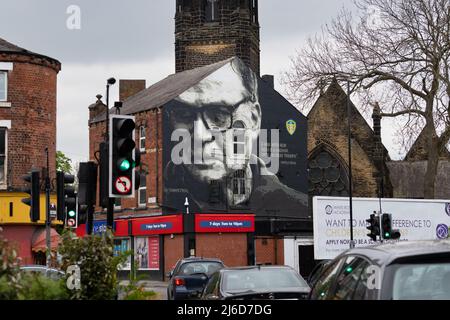 Leeds United Marcelo Bielsa fresque « Un homme avec de nouvelles idées est un fou, jusqu'à ce que ses idées triomphent », Hyde Park Corner, Hyde Park, Leeds Banque D'Images