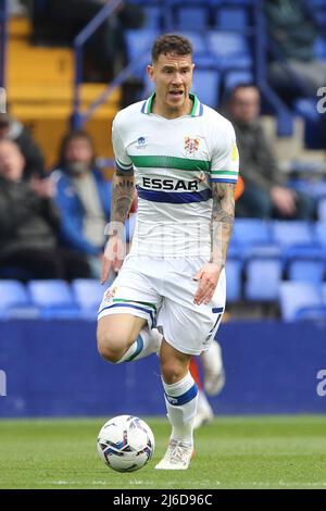 Birkenhead, Wirral, Royaume-Uni. 30th avril 2022. Kieron Morris de Tranmere Rovers en action. EFL Skybet football League Two Match, Tranmere Rovers v Oldham Athletic au Prenton Park, Birkenhead, Wirral, le samedi 30th avril 2022. Cette image ne peut être utilisée qu'à des fins éditoriales. Utilisation éditoriale uniquement, licence requise pour une utilisation commerciale. Aucune utilisation dans les Paris, les jeux ou les publications d'un seul club/ligue/joueur.pic par Chris Stading/Andrew Orchard sports photographie/Alay Live News Banque D'Images