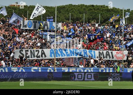 Supporters de Pise lors de l'AC Pise vs Cosenza Calcio, match italien de football série B à Pise, Italie, avril 30 2022 Banque D'Images