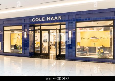 Houston, Texas, États-Unis - 25 février 2022 : magasin Cole Haan dans un centre commercial. Banque D'Images