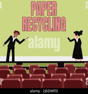 Inspiration montrant le recyclage du papier d'affichage. Concept signifiant l'utilisation des déchets papier d'une nouvelle manière en les recyclant hommes et femmes collègues faire Banque D'Images