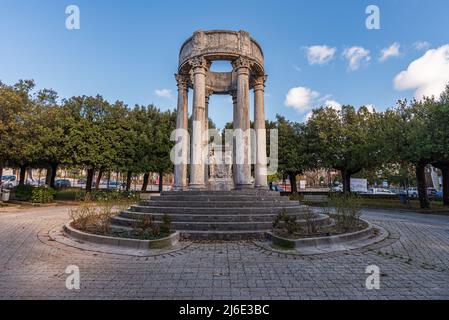 Isernia, Molise. Monument aux morts de la première Guerre mondiale Banque D'Images