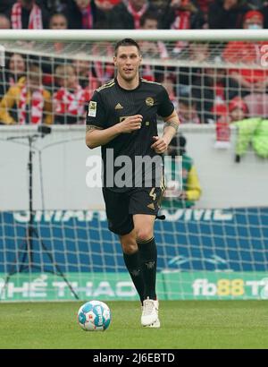 30 avril 2022, Mewa Arena, Mayence, GER, 1.FBL, 1.FSV FSV Mayence 05 contre FC Bayern Munich , les réglementations DFL interdisent toute utilisation de photographies comme séquences d'images et/ou quasi-vidéo. Dans l'image Niklas Sule (Munich) Banque D'Images