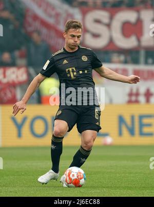 30 avril 2022, Mewa Arena, Mayence, GER, 1.FBL, 1.FSV FSV Mayence 05 contre FC Bayern Munich , les réglementations DFL interdisent toute utilisation de photographies comme séquences d'images et/ou quasi-vidéo. Dans l'image Joshua Kimmich (Munich) Banque D'Images