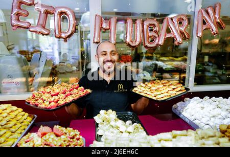 La Haye, pays-Bas. 1st mai 2022. 2022-05-01 12:13:28 LA HAYE - cookies marocains à la boulangerie de Marrakech à cause de la Fest du sucre. Le mois islamique de jeûne du Ramadan est terminé. Les musulmans du monde entier célèbrent la fin du jeûne avec Eid al-Fitr. ANP MARCO DE SWART pays-bas - belgique Out crédit: ANP/Alay Live News Banque D'Images
