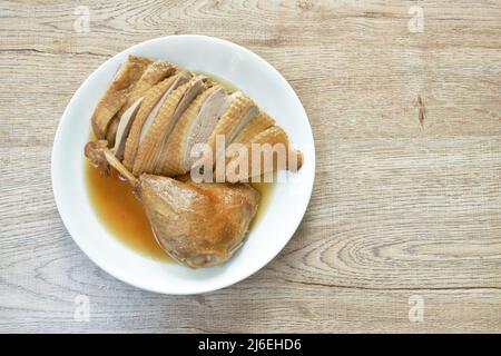 vinaigrette de viande de canard bouillie sauce soja noire hacher et mettre sur l'assiette Banque D'Images