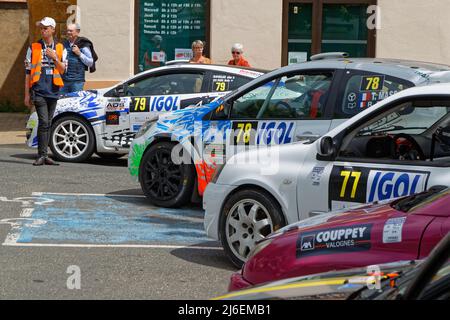 BOIS d'OINGT, FRANCE, 28 avril 2022 : Rallye Rhone-Charbonnières est la deuxième étape du Championnat de voitures de rallye français sur les routes des collines du Beaujolais an Banque D'Images