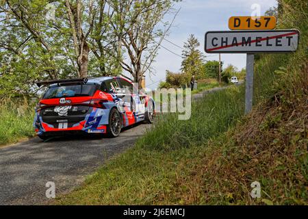 CHAMELET, FRANCE, 28 avril 2022 : Rallye Rhone-Charbonnières est la deuxième étape du Championnat de voitures de rallye français sur les routes des collines du Beaujolais et vi Banque D'Images