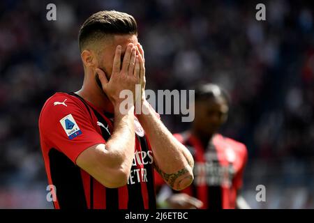 Milan, Italie. 01st mai 2022. Olivier Giroud de l'AC Milan réagit pendant la série Un match de football 2021/2022 entre l'AC Milan et l'ACF Fiorentina au stade San Siro de Milan (Italie), mai 1st 2022. Photo Andrea Staccioli/Insidefoto crédit: Insidefoto srl/Alamy Live News Banque D'Images