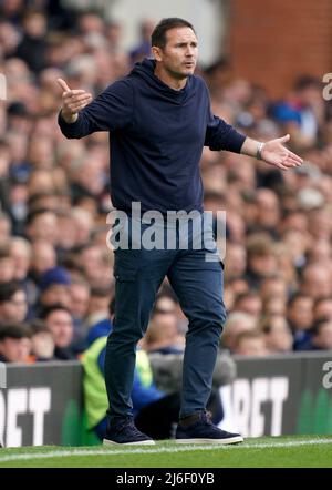 Frank Lampard, directeur d'Everton, fait des gestes pour la ligne de touche lors du match de la Premier League à Goodison Park, Liverpool. Date de la photo: Dimanche 1 mai 2022. Banque D'Images