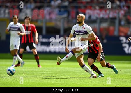 Sofyan Amrabal (Fiorentina) pendant la série italienne Un match entre Milan 0-0 Fiorentina au stade Giuseppe Meazza le 1 mai 2022 à Milan, Italie. (Photo de Maurizio Borsari/AFLO) Banque D'Images