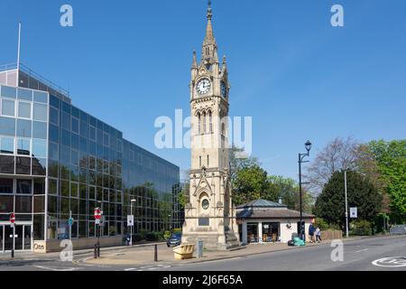 Tour de l'horloge de couronnement, Claremont Road, Surbiton, quartier royal de Kingston upon Thames, Greater London, Angleterre, Royaume-Uni Banque D'Images