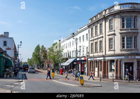 Victoria Road, Surbiton, quartier royal de Kingston upon Thames, Greater London, Angleterre, Royaume-Uni Banque D'Images