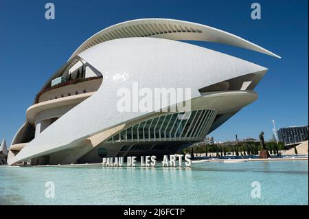 Architecture futuriste : Opéra et centre culturel de Valence, Espagne. Palau des Arts Reina Sofia Banque D'Images