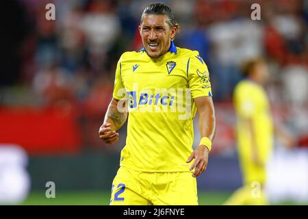 Luis Alfonso Pacha Espino de Cadix CF pendant le match de la Liga entre Sevilla FC et Cadix CF a joué au stade Sanchez Pizjuan le 29 avril 2022 à Séville, Espagne. (Photo par Antonio Pozo / PRESSINPHOTO) Banque D'Images