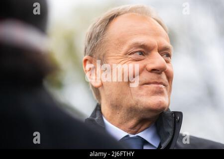 Le président de la plate-forme civique (Platforma Obywatelska), Donald Tusk, vu lors de sa visite à Gdansk. La réunion sur Gora Gradowa s'est tenue à l'occasion de l'anniversaire de l'adhésion de la Pologne à l'Union européenne, qui a vu Donald Tusk se rendre à Gdansk. (Photo de Mateusz Slodkowski / SOPA Images / Sipa USA) Banque D'Images