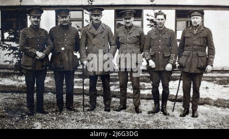 Un groupe d'officiers britanniques de la première Guerre mondiale. Banque D'Images