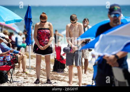 Fort Lauderdale, Floride, États-Unis. 1st mai 2022. 2022 spectacle aérien de fort Lauderdale. Le salon de l'air revient à fort Lauderdale du 30 avril au 1 mai 2022, tandis que le salon de l'air de fort Lauderdale se présente une fois de plus avec les Thunderbirds de l'armée de l'air des États-Unis. Des équipes de démonstration de chasseurs de la US Air Force à bord du F-22 Raptor, F-35 Lighting II, F-16 Viper et A-10 Thunderbolt II Credit: Yaroslav Sabitov/YES Market Media/Alay Live News Banque D'Images