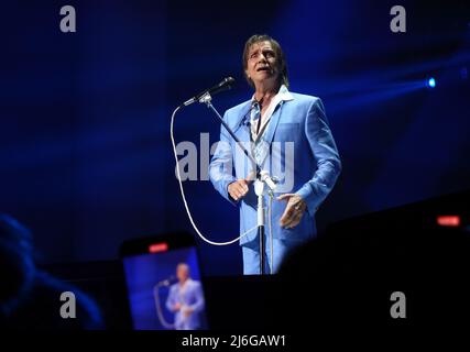 30 avril 2022, Washington, District de Columbia, Etats-Unis: Chanteur-compositeur brésilien, Aussi connu sous le nom de roi de musique latine ou simplement le roi, ROBERTO CARLOS, chante au DAR Constitution Hall à Washington, DC dans le cadre de sa tournée de 2022 en Amérique du Nord et Centrale. Il est considéré comme l'un des artistes les plus influents du Brésil et cité comme source d'inspiration par de nombreux artistes et groupes depuis les années 1960 (Image de crédit : © Bob Karp/ZUMA Press Wire) Banque D'Images