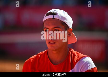 Sebastian Baez d'Argentine est vu pendant le tournoi de tennis ATP 250 de l'Open final d'Estoril du millénaire au Clube de Tenis do Estoril.score final: Frances Tiafoe 0:2 Sebastian Baez (photo de Bruno de Carvalho / SOPA Images/Sipa USA) Banque D'Images