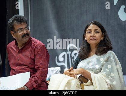 Programme d'inauguration de la version bengali de la collection de poésie de l'éminente actrice Deepti Naval « Lamha Lamha » au Rotary Sadan, Kolkata par elle-même. Le livre a été traduit par Manabendranath Saha. Le programme de lancement du livre de gala a été organisé par l'éditeur Saptarshi Prakashan, le Rotary Club de Calcutta et l'Université Sister Nivedita. (Photo par Amlan Biswas/Pacific Press) Banque D'Images