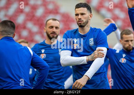 Kristoffer Velde (R2) de Lech en action lors de la session de formation officielle de Lech Poznan avant le match final de la coupe polonaise de Fortuna entre Lech Poznan et Rakow Czestochowa au stade national PGE. Banque D'Images