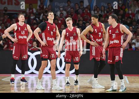 De gauche à droite : Leon RADOSEVIC (FCB), VLADIMIR LUCIC (FCB), Ognjen JARAMAZ (FCB), Augustine RUBIT (FCB), Zan Mark SISKO (FCB), déception, frustré, déçu, frustré, frustré, abattu, action. Basket-ball EuroLeague 4th Jouez en quarts de finale FC Bayern Munich-FC Barcelone 59-52 le 29th avril 2022 AUDIDM E. Banque D'Images