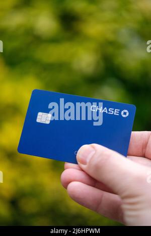 Carte mastercard UK Chase Bank, avec fonction spéciale - pas de détails de carte bancaire sur le devant. Banque numérique uniquement (virtuelle). Stafford, Royaume-Uni, mai 2, Banque D'Images