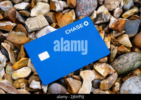 Carte mastercard UK Chase Bank, avec fonction spéciale - pas de détails de carte bancaire sur le devant. Banque numérique uniquement (virtuelle). Stafford, Royaume-Uni, mai 2, Banque D'Images