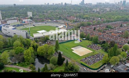 Edgbaston, Birmingham, Royaume-Uni, mai 2nd 2022. Musulmans célébrant Eid al-Fitr 2022 au terrain de cricket d'Edgbaston. Prières et célébration pour marquer la fin du ramadan. Credit: Sam Bagnall / Alamy Live News Banque D'Images