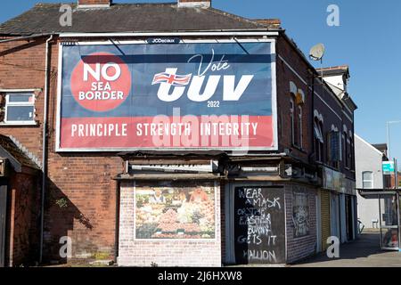 TUV (voix unioniste traditionnelle) le panneau publicitaire des élections du parti politique avec le slogan 'No Sea Border' sur la route de newtownards inférieur approchant Banque D'Images