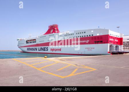 Héraklion, Grèce - 27 avril 2019 : port de l'île de Crète et ferry à grande vitesse Minoan Lines Banque D'Images