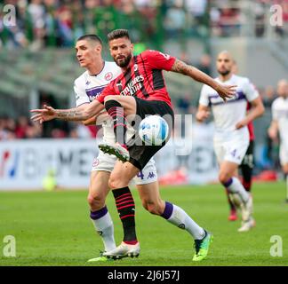 Oliver Giroud (AC Milan) pendant le championnat italien Serie Un match de football entre AC Milan et ACF Fiorentina le 1 mai 2022 au stade San Siro de Milan, Italie Banque D'Images