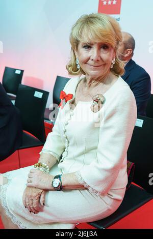 Madrid, Espagne - 02 mai 2022, Esperanza Aguirre à la cérémonie d'attribution des médailles de la Communauté de Madrid et des décorations de l'ordre de mai 2nd, à la Real Casa de Correos, à Madrid. Avec ces prix, comme chaque année en mai 2nd, la Communauté de Madrid veut décorer 19 personnalités et entités remarquables de la société civile de Madrid. Chaque 2nd mai, la Communauté de Madrid commémore le premier soulèvement populaire contre les troupes napoléoniennes, qui a conduit à la guerre d'indépendance. Crédit : SOPA Images Limited/Alamy Live News Banque D'Images