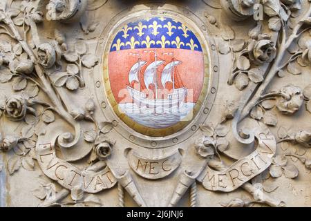 Fluctuat nec mergitur (jeté, mais non coulé) - armoiries de Paris - Lycee Paul Bert, rue Huyghens (14 arrondissement) Banque D'Images