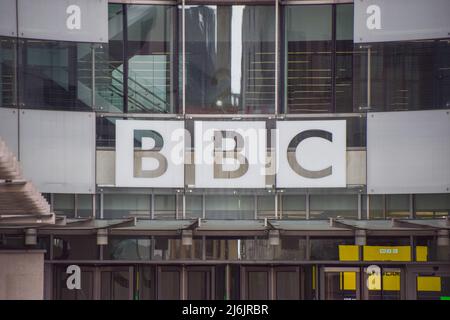 Vue générale de Broadcasting House, siège de la BBC dans le centre de Londres. Banque D'Images