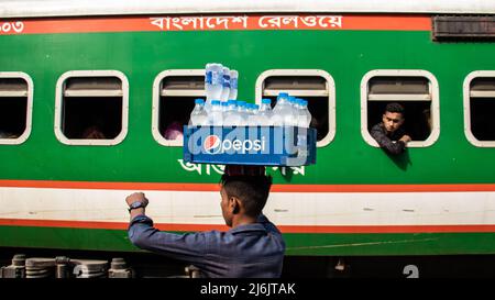 Voyagez en train pour célébrer le plus grand festival religieux Eid-UL-Fitr. Banque D'Images