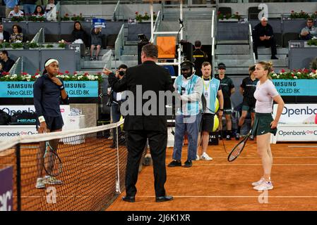 Madrid, Espagne. 02 mai 2022. Tennis: Mutua Madrid Tournoi de tennis ouvert - Madrid, individuel, femmes: Simona Halep (Roumanie) V Coco Gauff (Etats-Unis). Crédit: EnriquePSans/Alay Live News Banque D'Images