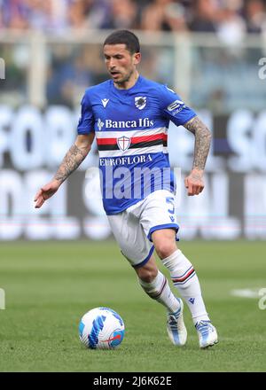 Gênes, Italie, 30th avril 2022. Stefano Sensi de UC Sampdoria pendant la série Un match à Luigi Ferraris, Gênes. Le crédit photo devrait se lire: Jonathan Moscrop / Sportimage Banque D'Images