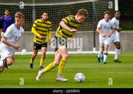 Swansea, pays de Galles. 30 avril 2022. Jack Grieves de Watford de moins de 18s ans lors du match de la Ligue de développement professionnel entre Swansea City de moins de 18 ans et Watford de moins de 18 ans à la Swansea City Academy de Swansea, pays de Galles, Royaume-Uni, le 30 avril 2022. Crédit : Duncan Thomas/Majestic Media. Banque D'Images