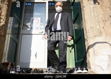 2 mai 2022, Palerme, Sicile, Italie: Le mois du Ramadan s'est terminé à la mosquée de Palerme. Un moment très important pour la communauté musulmane, qui a culminé avec la prière d'Eid UL-Fitr... LEOLUCA ORLANDO, maire de Palerme (Credit image: © Victoria Herranz/ZUMA Press Wire) Banque D'Images