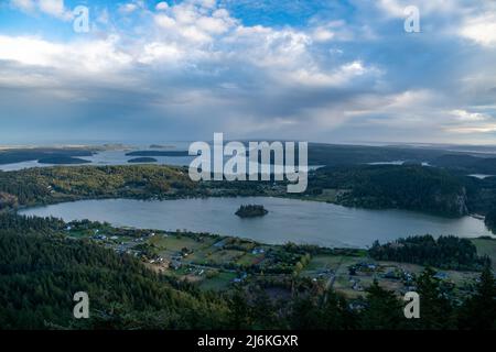 Le mont Erie est le plus haut sommet de la région d'Anacortes dans l'État de Washington Banque D'Images