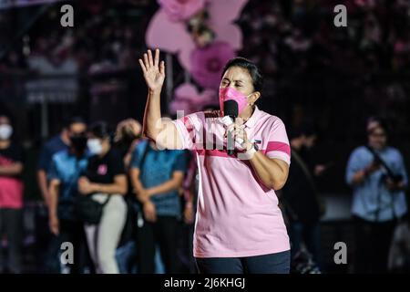 Singapour, Singapour, Singapour: Le 1 mai 2022, LENI ROBREDO, candidate à la présidence des Philippines, prononce son discours lors d'un rassemblement de campagne à Cavite, aux Philippines, le 1 2022 mai. (Image de crédit : © Maverick ASIO/ZUMA Press Wire) Banque D'Images