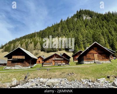Vue panoramique sur les cabanes en bois à Nenzinger Himmel. Vorarlberg, Autriche. Photo de haute qualité Banque D'Images