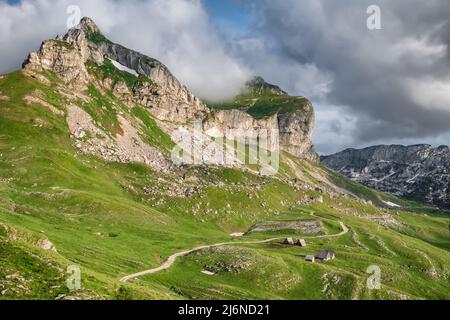 Le col de Sedlo est le plus haut col du Monténégro. Banque D'Images