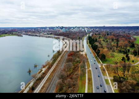 Une antenne de trafic par le port de Hamilton, en Ontario, au Canada Banque D'Images